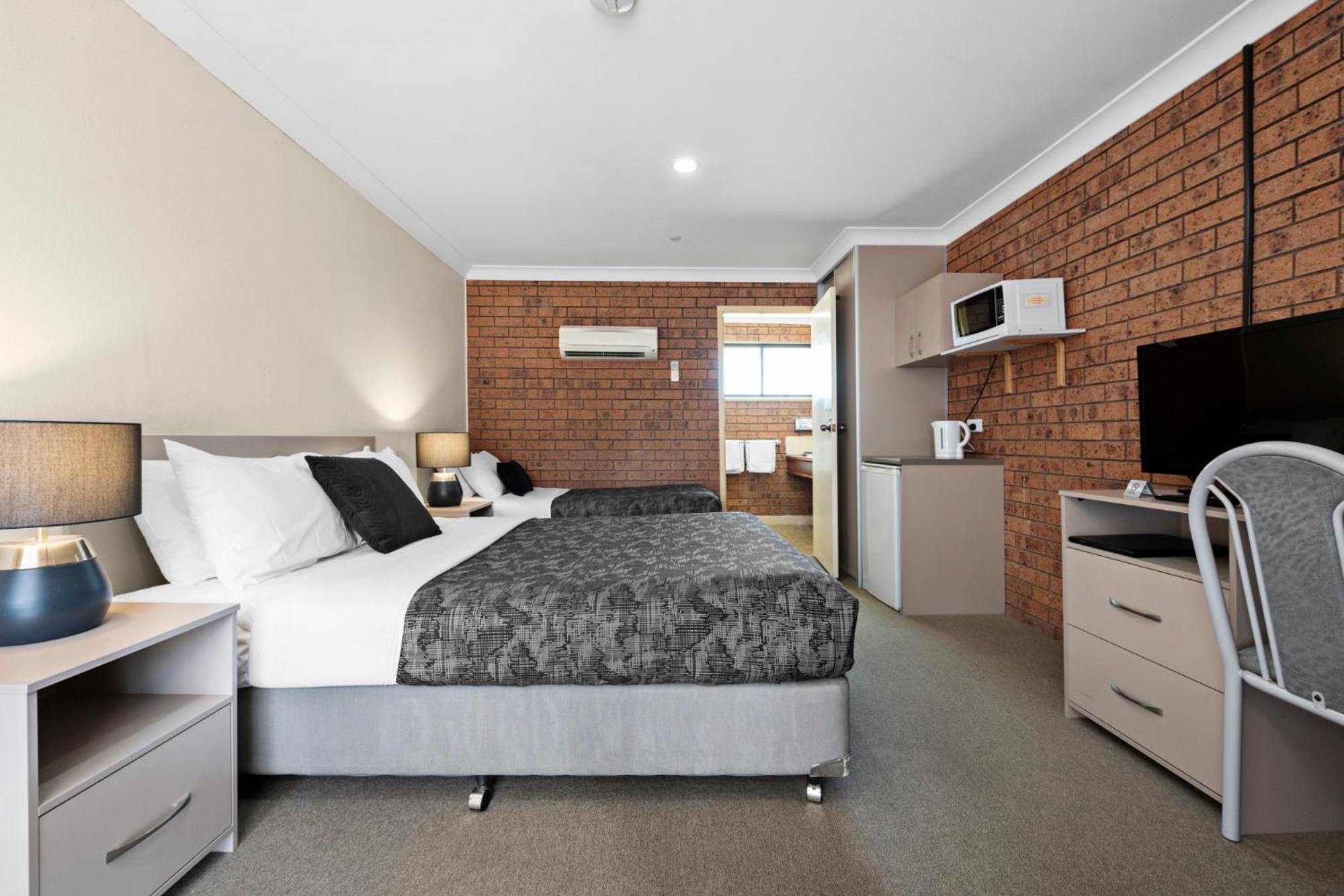 Bomaderry Motor Inn Nowra Exterior photo